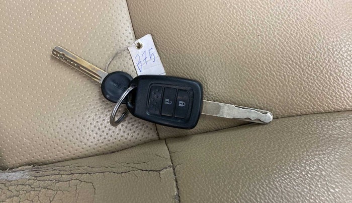 2018 Honda Amaze 1.2L I-VTEC S, Petrol, Manual, 49,061 km, Key Close Up