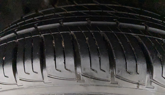 2019 Maruti Vitara Brezza VDI, Diesel, Manual, 5,899 km, Right Rear Tyre Tread