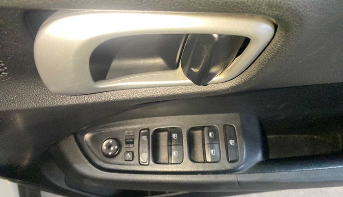 2020 Hyundai VENUE SX PLUS 1.0 TURBO DCT, Petrol, Automatic, 30,959 km, Driver Side Door Panels Control