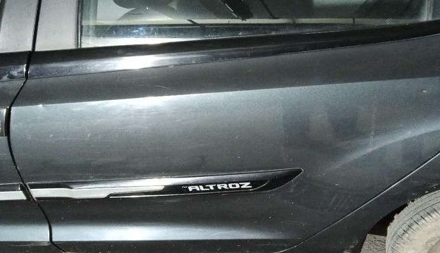 2020 Tata ALTROZ XE PETROL, Petrol, Manual, 34,363 km, Rear left door - Minor scratches