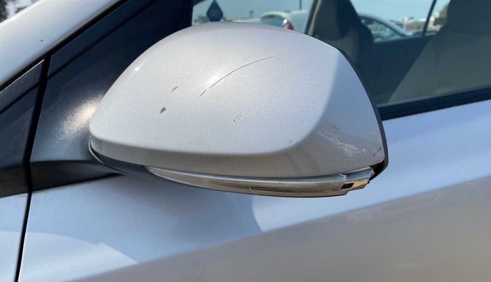 2014 Hyundai Xcent S 1.2, Petrol, Manual, 31,077 km, Left rear-view mirror - Indicator light has minor damage