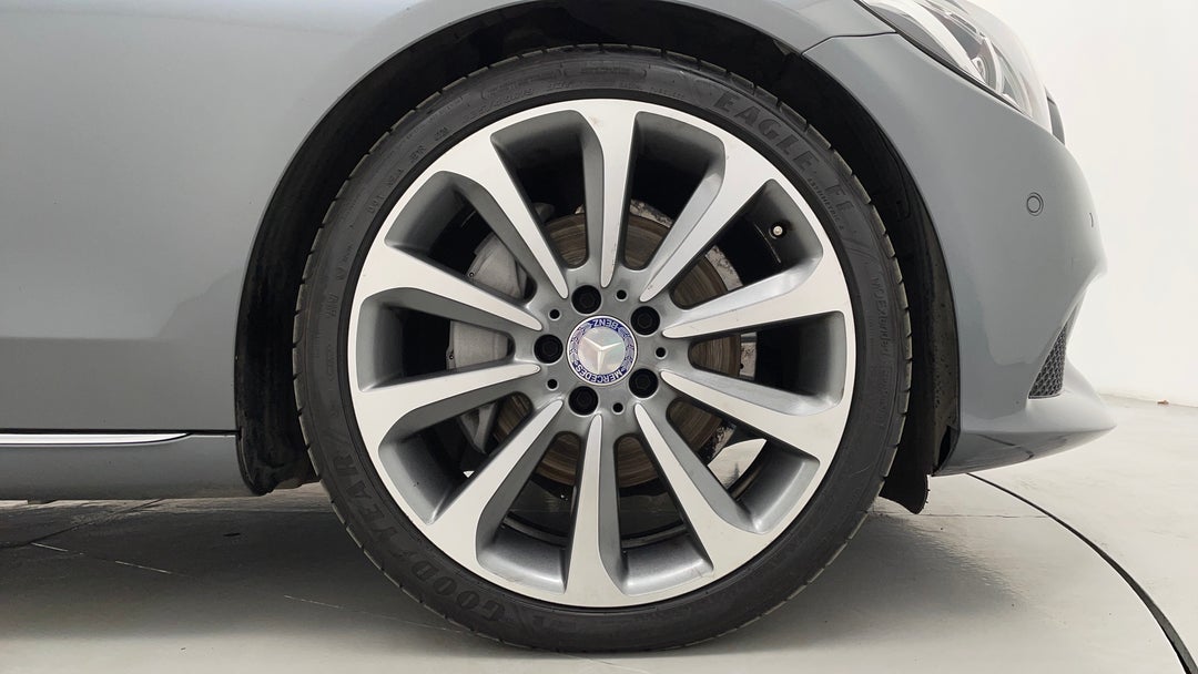 2016 Mercedes-benz C250 C250, Automatic, 66463 km, Right Front Wheel