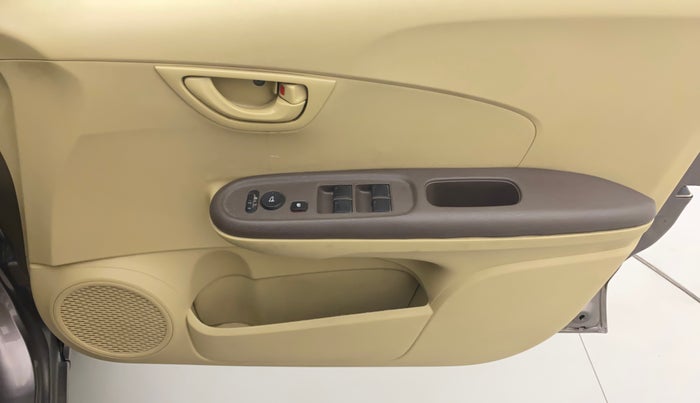 2013 Honda Amaze 1.5L I-DTEC S, Diesel, Manual, 1,06,315 km, Driver Side Door Panels Control