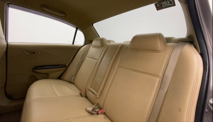 2013 Honda Amaze 1.5L I-DTEC S, Diesel, Manual, 1,06,315 km, Right Side Rear Door Cabin