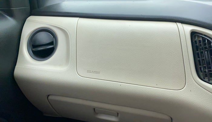 2019 Maruti New Wagon-R VXI (O) 1.2 AMT, Petrol, Automatic, 98,073 km, AC Unit - Front vent has minor damage