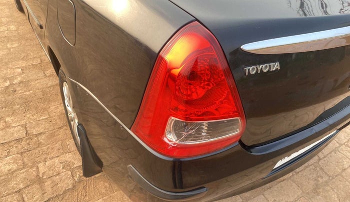 2011 Toyota Etios G, Petrol, Manual, 45,012 km, Left tail light - Minor damage