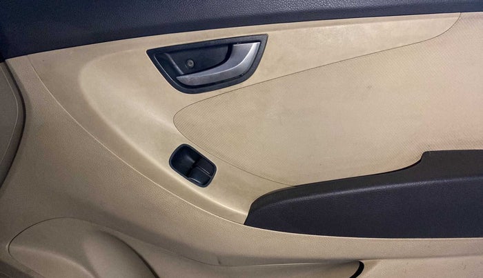 2015 Hyundai Eon SPORTZ, Petrol, Manual, 50,129 km, Driver Side Door Panels Control