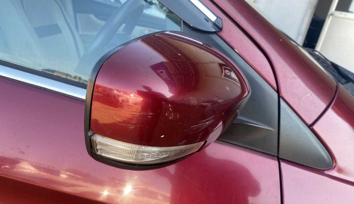 2015 Maruti Ciaz ZXI, Petrol, Manual, 98,458 km, Right rear-view mirror - Folding motor not working