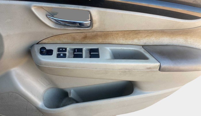 2015 Maruti Ciaz ZXI, Petrol, Manual, 98,458 km, Driver Side Door Panels Control