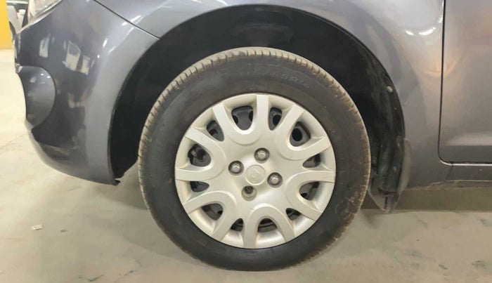 2011 Hyundai i20 MAGNA 1.2, Petrol, Manual, 38,329 km, Left front tyre - Minor crack
