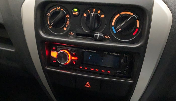 2018 Maruti Alto 800 LXI, Petrol, Manual, 65,504 km, Infotainment system - Dispalyhas spot on screen