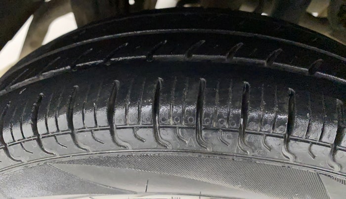 2018 Maruti Alto 800 LXI, Petrol, Manual, 65,504 km, Right Rear Tyre Tread