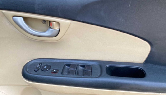 2014 Honda Amaze 1.2L I-VTEC VX AT, Petrol, Automatic, 82,570 km, Driver Side Door Panels Control