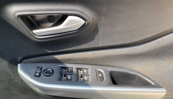 2021 Nissan MAGNITE XV PREMIUM DUAL TONE, Petrol, Manual, 25,485 km, Driver Side Door Panels Control