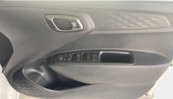 2022 Hyundai GRAND I10 NIOS SPORTZ 1.0 TURBO GDI, Petrol, Manual, 26,647 km, Driver Side Door Panels Control