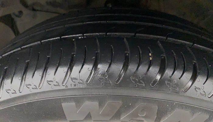 2017 Honda WR-V 1.5L I-DTEC VX MT, Diesel, Manual, 1,00,049 km, Left Front Tyre Tread