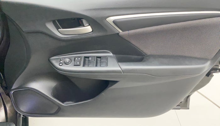 2017 Honda WR-V 1.5L I-DTEC VX MT, Diesel, Manual, 1,00,049 km, Driver Side Door Panels Control