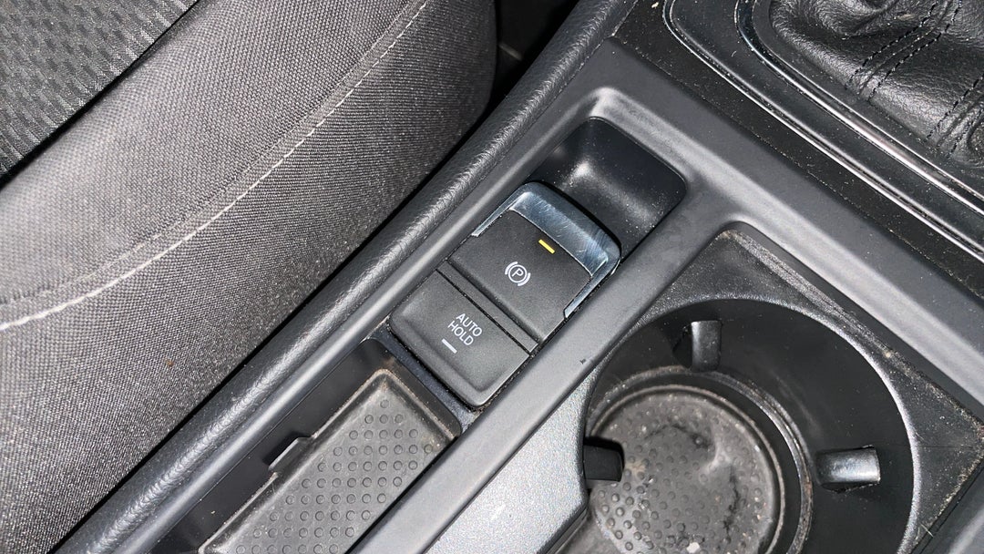 2018 Volkswagen Golf 110 Tsi Trendline, Automatic, 103584 km, Handbrake