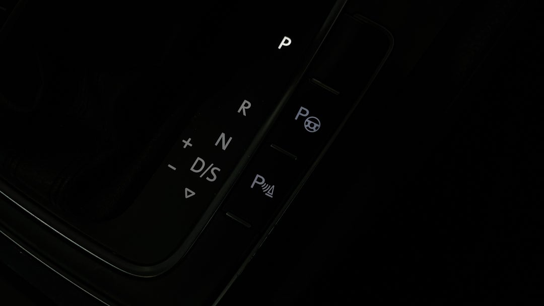 2018 Volkswagen Golf 110 Tsi Trendline, Automatic, 103584 km, Utility Switches/Buttons