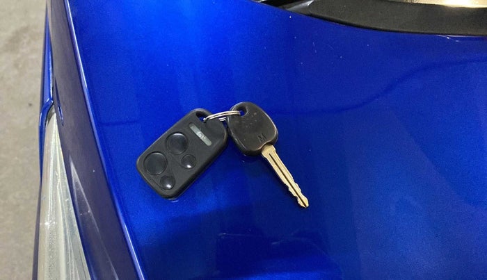 2016 Hyundai Eon ERA +, Petrol, Manual, 52,591 km, Key Close Up