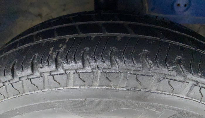 2016 Hyundai Eon ERA +, Petrol, Manual, 62,710 km, Right Front Tyre Tread