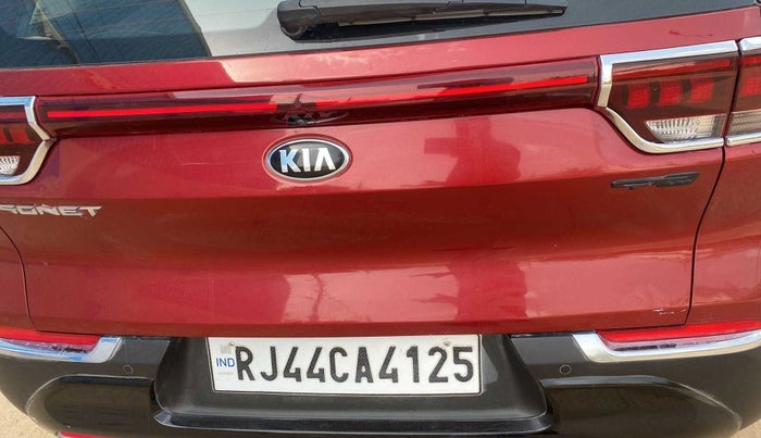 2020 KIA SONET GTX PLUS 1.5 AT, Diesel, Automatic, 64,991 km, Dicky (Boot door) - Minor scratches