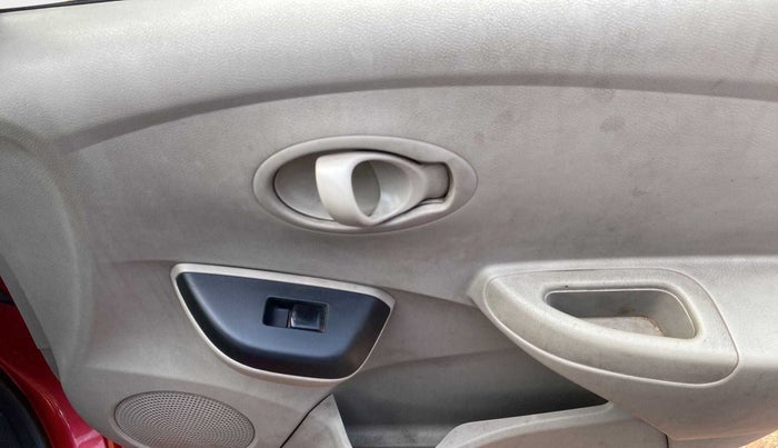 2018 Datsun Go Plus T, Petrol, Manual, 35,105 km, Driver Side Door Panels Control