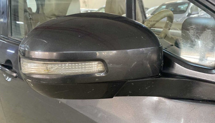 2016 Maruti Ertiga ZDI SHVS, Diesel, Manual, 62,699 km, Right rear-view mirror - Indicator light has minor damage