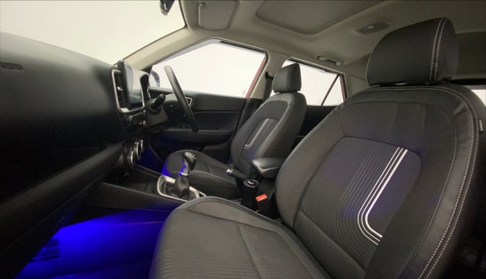 2019 Hyundai VENUE SX 1.0 (O) TURBO, Petrol, Manual, 49,825 km, Right Side Front Door Cabin