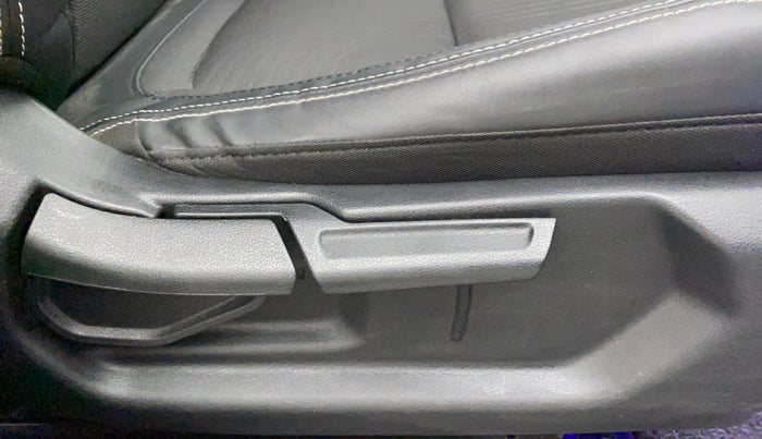 2019 Hyundai VENUE SX 1.0 (O) TURBO, Petrol, Manual, 49,825 km, Driver Side Adjustment Panel