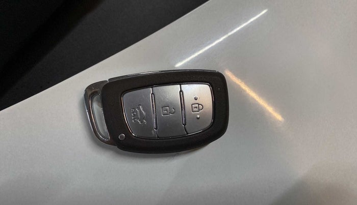 2022 Hyundai GRAND I10 NIOS ASTA 1.2 KAPPA VTVT, Petrol, Manual, 6,558 km, Key Close Up