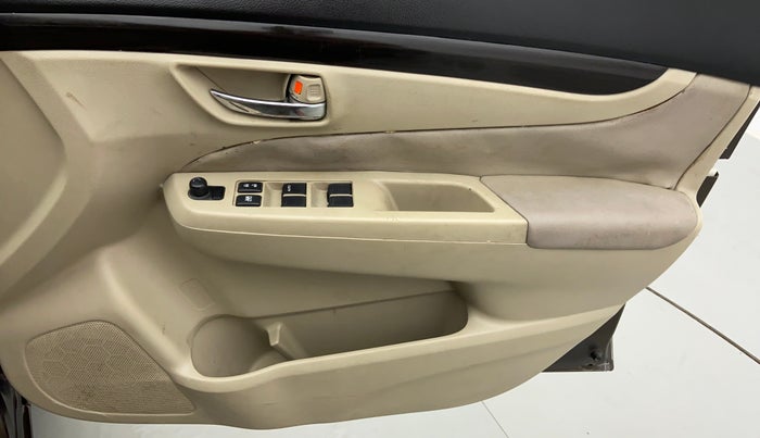 2015 Maruti Ciaz ZXI PLUS, Petrol, Manual, 1,08,148 km, Driver Side Door Panels Controls
