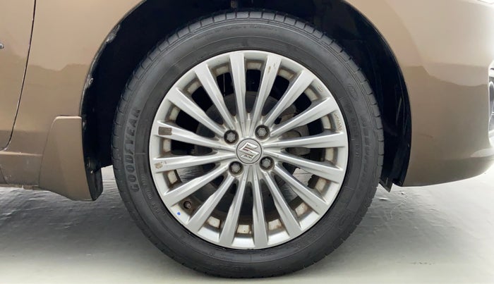 2015 Maruti Ciaz ZXI PLUS, Petrol, Manual, 1,08,148 km, Right Front Tyre