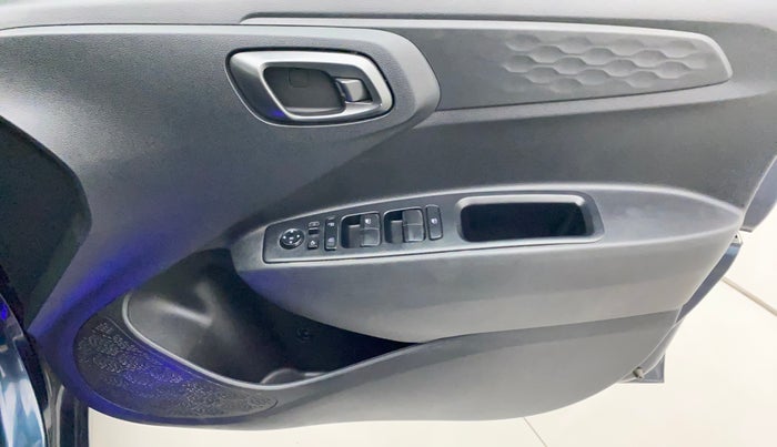 2022 Hyundai GRAND I10 NIOS SPORTZ 1.0 TURBO GDI, Petrol, Manual, 17,417 km, Driver Side Door Panels Control