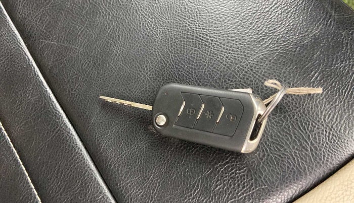 2019 Mahindra Scorpio S9, Diesel, Manual, 50,474 km, Key Close Up