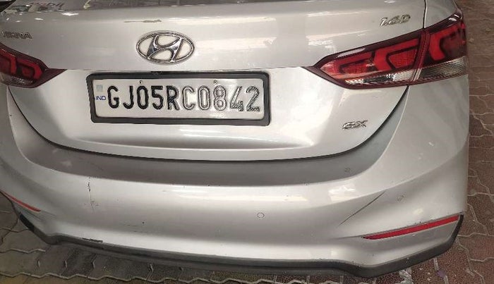 2017 Hyundai Verna 1.6 CRDI SX + AT, Diesel, Automatic, 66,588 km, Dicky (Boot door) - Minor scratches