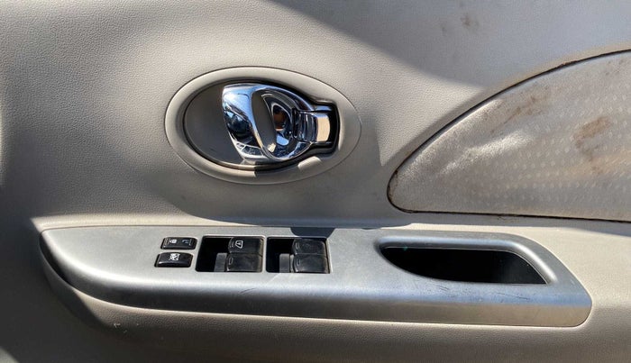 2015 Nissan Micra XV CVT, Petrol, Automatic, 76,384 km, Driver Side Door Panels Control