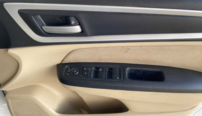 2022 Honda Amaze 1.2L I-VTEC VX, Petrol, Manual, 58,244 km, Driver Side Door Panels Control