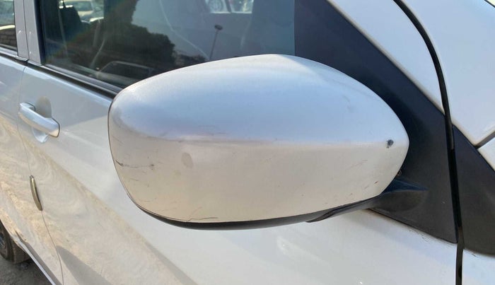 2020 Maruti Celerio VXI CNG, CNG, Manual, 31,405 km, Right rear-view mirror - ORVM knob broken and not working