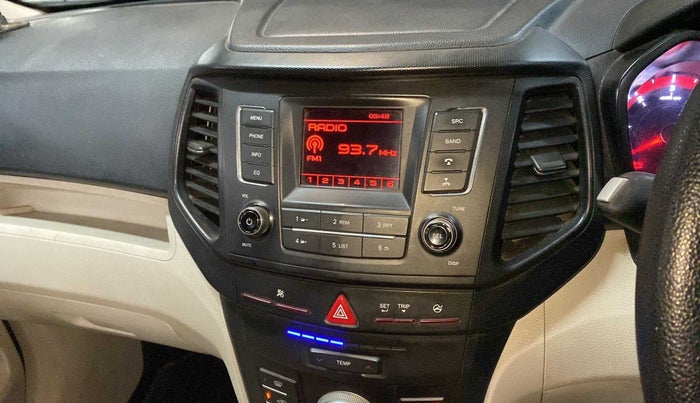 2020 Mahindra XUV300 W4 1.5 DIESEL, Diesel, Manual, 56,076 km, Infotainment system - Reverse camera not working