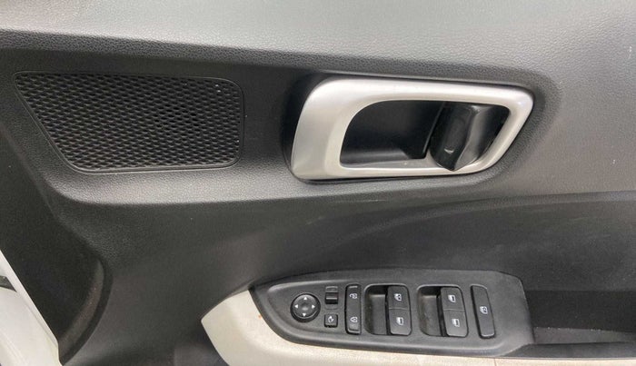 2022 Hyundai VENUE SX 1.2 PETROL, Petrol, Manual, 23,070 km, Driver Side Door Panels Control