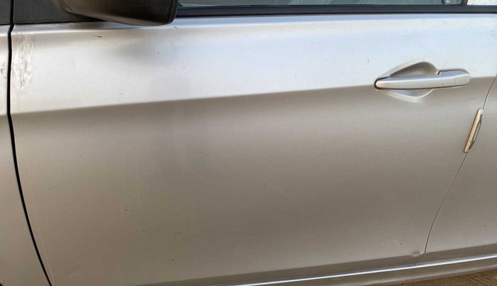 2018 Tata Tiago XT PETROL, CNG, Manual, 97,854 km, Front passenger door - Minor scratches