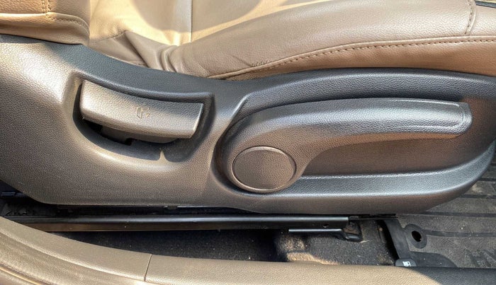 2015 Hyundai Elite i20 ASTA 1.2 (O), Petrol, Manual, 53,355 km, Driver Side Adjustment Panel
