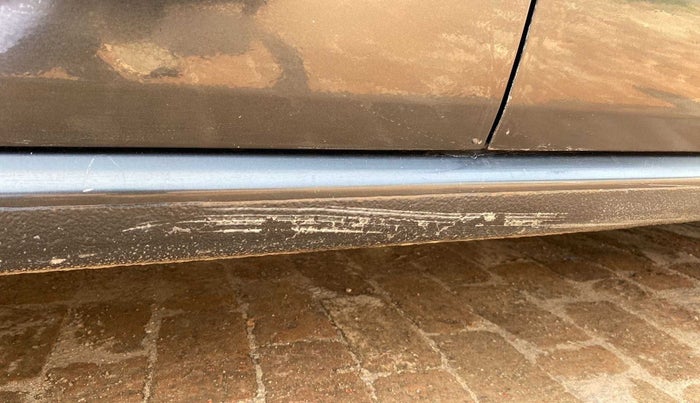 2017 Volkswagen Ameo COMFORTLINE 1.2L, Petrol, Manual, 89,489 km, Right running board - Slightly dented