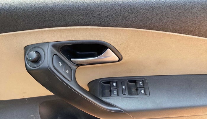 2017 Volkswagen Ameo COMFORTLINE 1.2L, Petrol, Manual, 89,489 km, Driver Side Door Panels Control