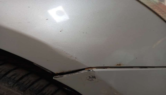 2012 Maruti Swift VDI, Diesel, Manual, 1,14,759 km, Right fender - Paint has minor damage