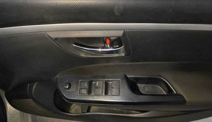2012 Maruti Swift VDI, Diesel, Manual, 1,14,759 km, Driver Side Door Panels Control