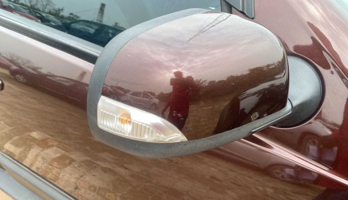 2019 Renault Duster RXS PETROL, Petrol, Manual, 21,114 km, Right rear-view mirror - Indicator light has minor damage