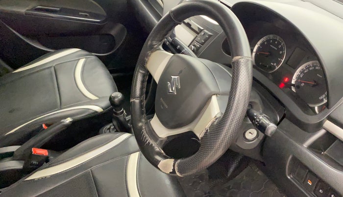 2017 Maruti Swift VXI, Petrol, Manual, 93,003 km, Steering wheel - Steering cover is minor torn
