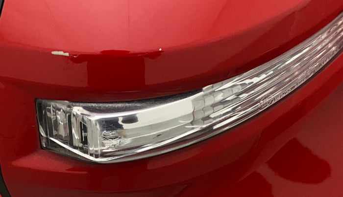 2017 Maruti Swift VXI, Petrol, Manual, 93,003 km, Right rear-view mirror - Indicator light has minor damage